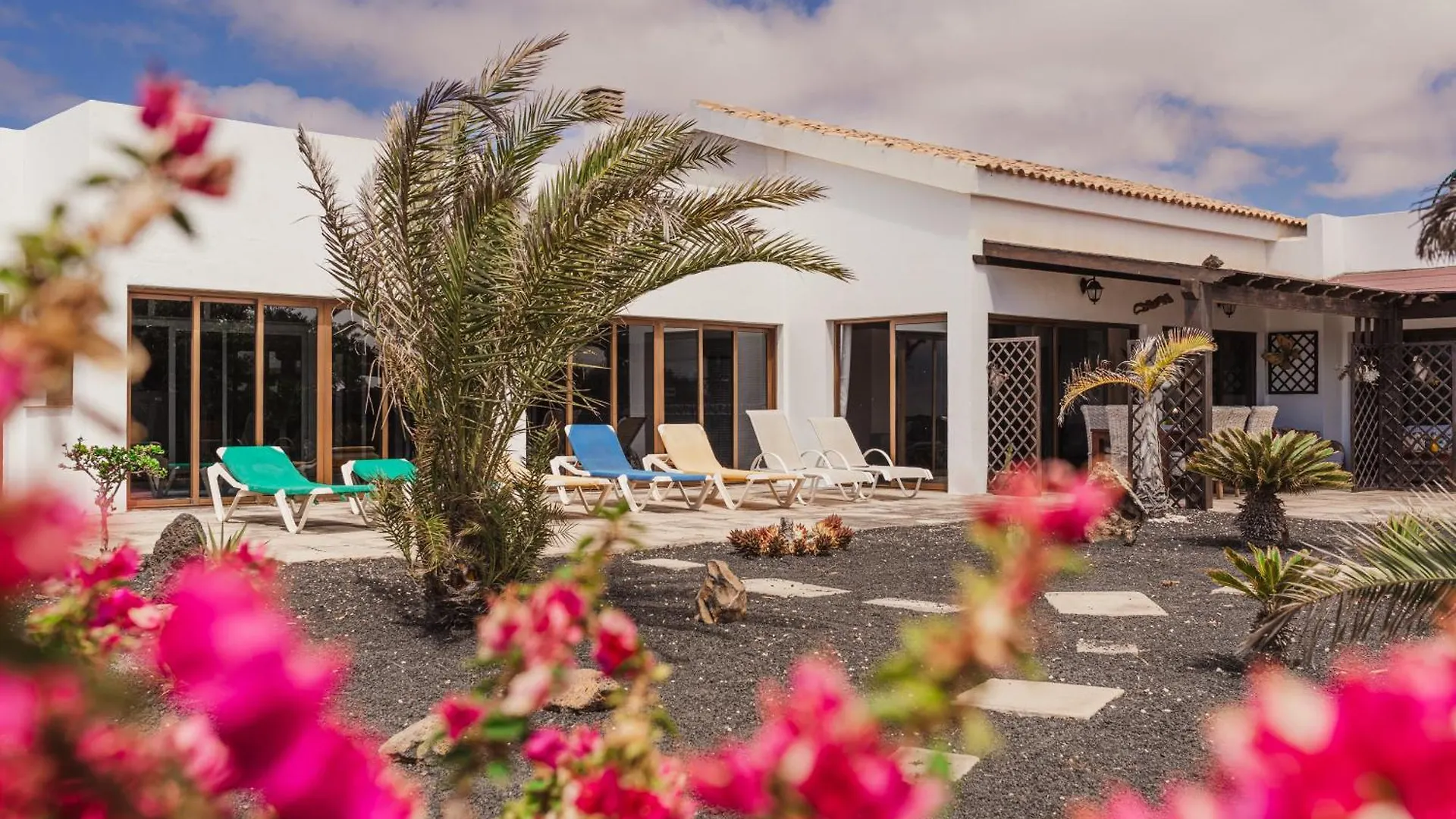 Villa Buena Vista With Heated Indoor Pool In El Roque La Oliva