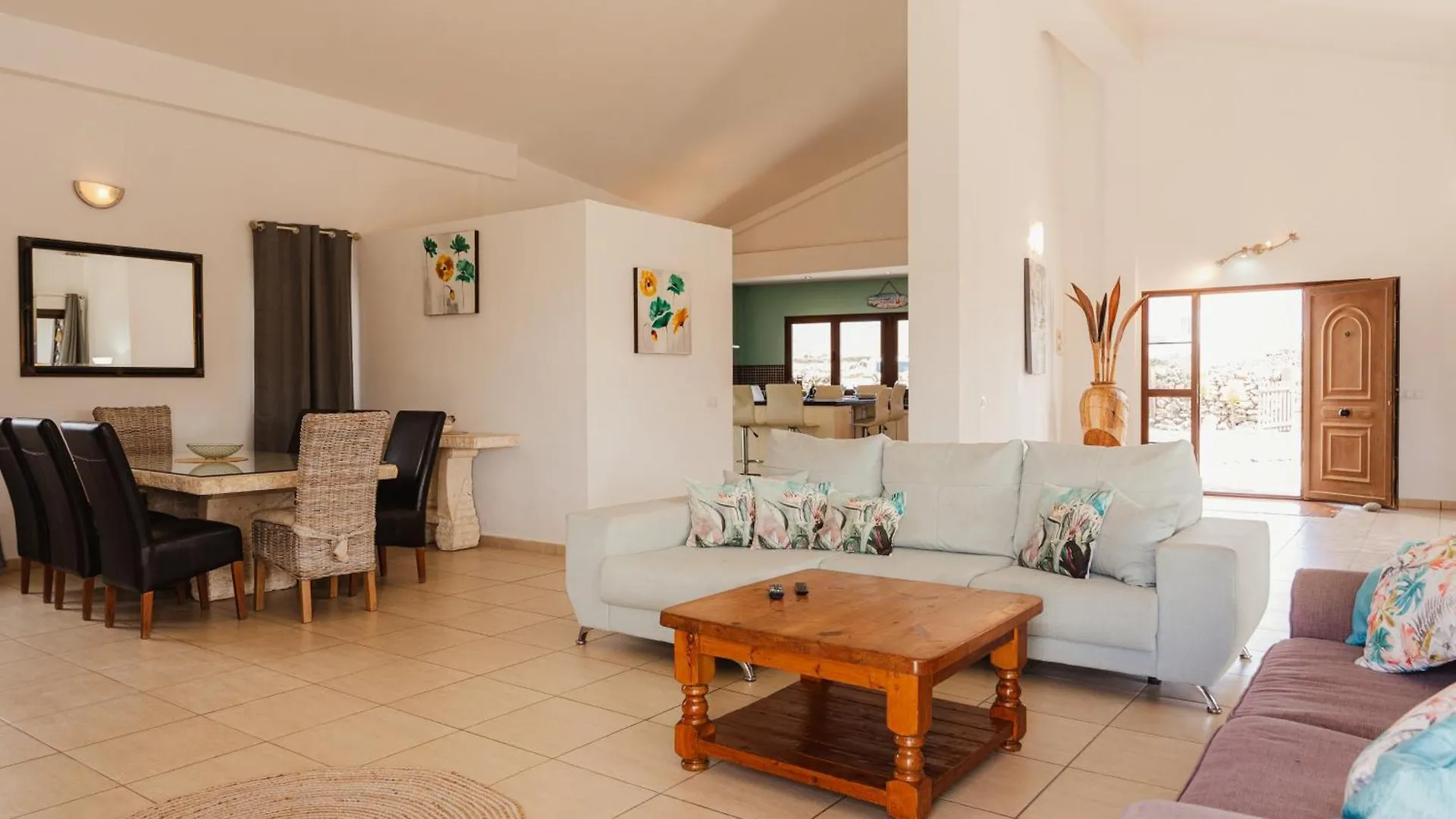 Villa Buena Vista With Heated Indoor Pool In El Roque La Oliva