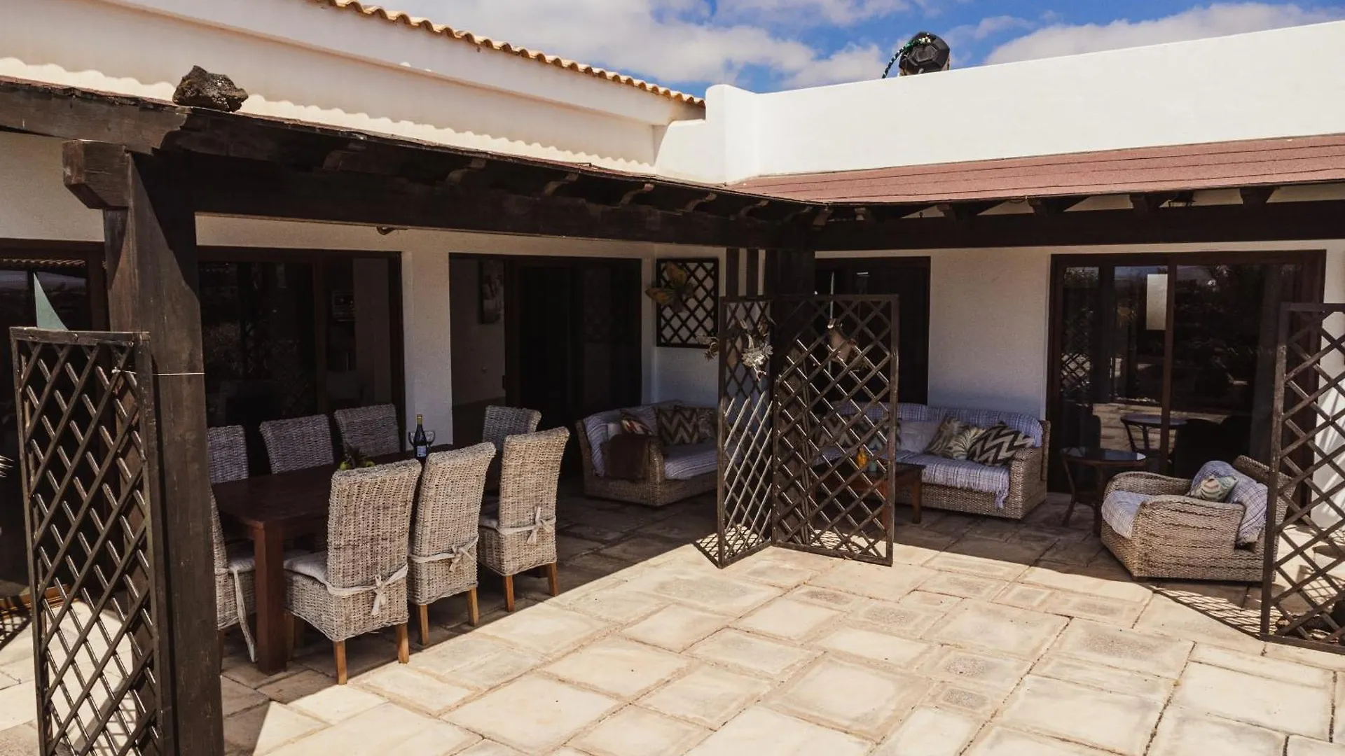 Villa Buena Vista With Heated Indoor Pool In El Roque La Oliva